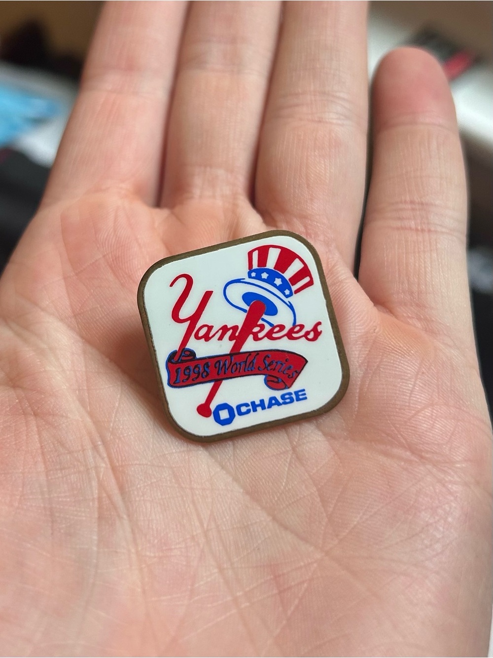 Yankees 1998 World Series Promotional Pin - Red White Blue